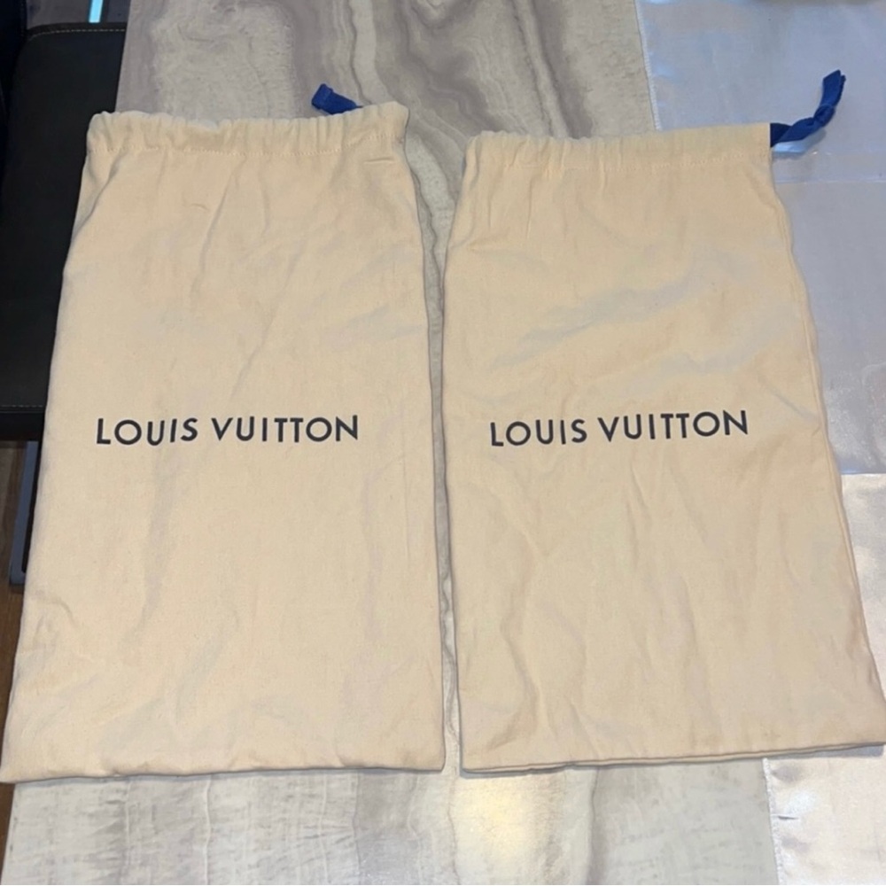 Selling Louis Vuitton bath sandals size 40